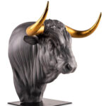 Скульптура Lladro Taurus Бык