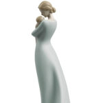 Скульптура Lladro A Mother's Embrace Объятие матери