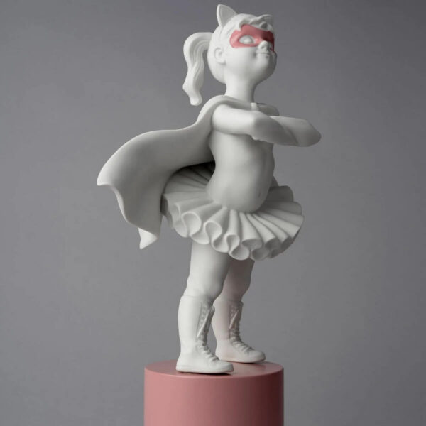 Скульптура Lladro I'm a Superheroine Я супергероиня