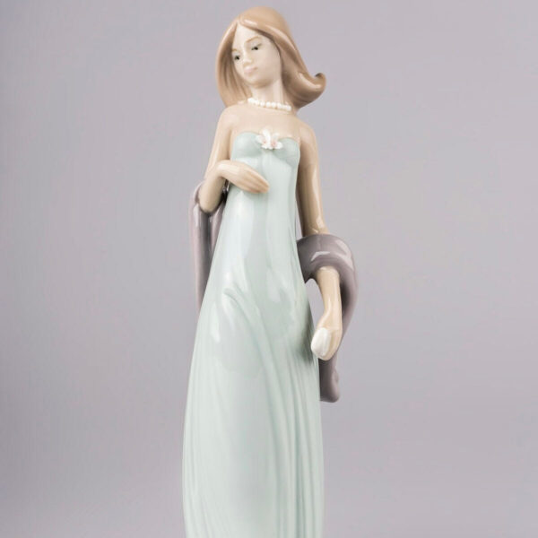Скульптура Lladro Ingenue Наивная
