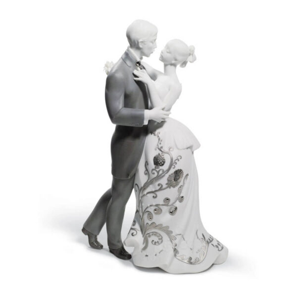 Скульптура Lladro Lovers' Waltz Вальс влюбленных с серебристым блеском