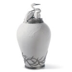Ваза Lladro Herons' Realm Царство цапель с крышкой