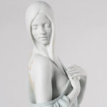 Скульптура Lladro Beauty with dragon tattoo Красавица с татуировкой дракона