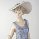 Скульптура Lladro Elegant Promenade Променад
