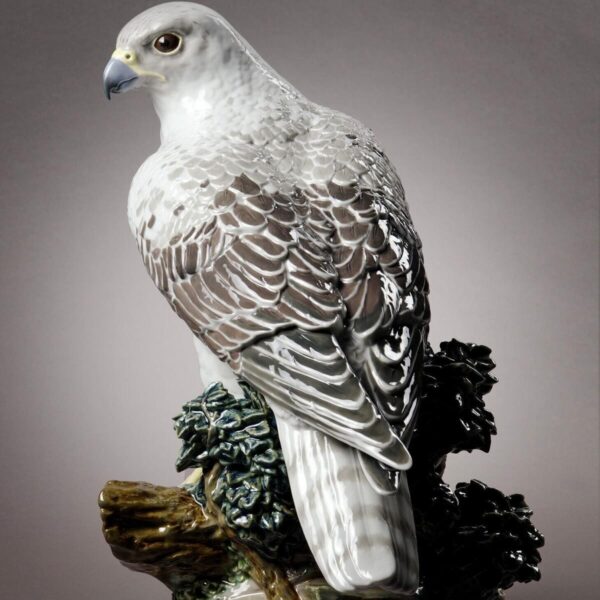 Скульптура Lladro Gyrfalcon Полярный сапсан