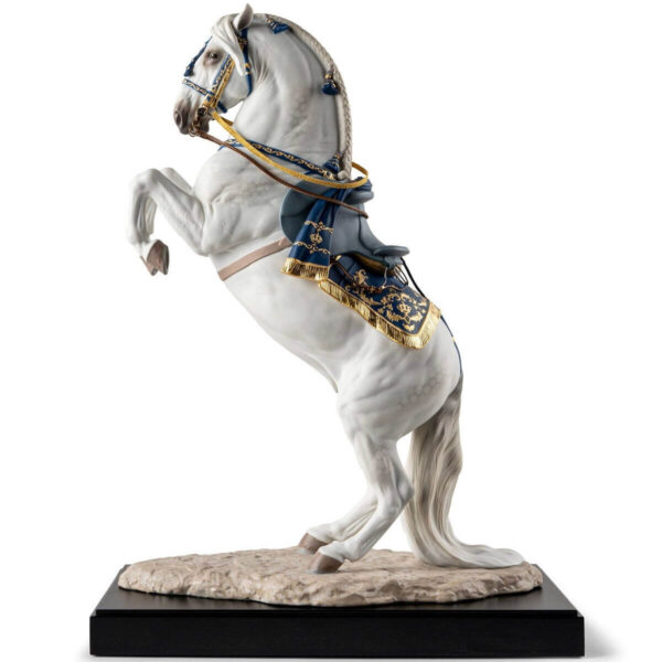 Скульптура Lladro Spanish Pure Breed - Haute École Испанский конь