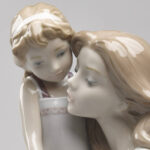 Скульптура Lladro Mommy's Little Girl Мамина маленькая дочка