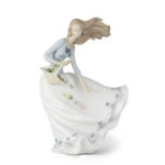 Скульптура Lladro Petals of The Wind Лепестки на ветру